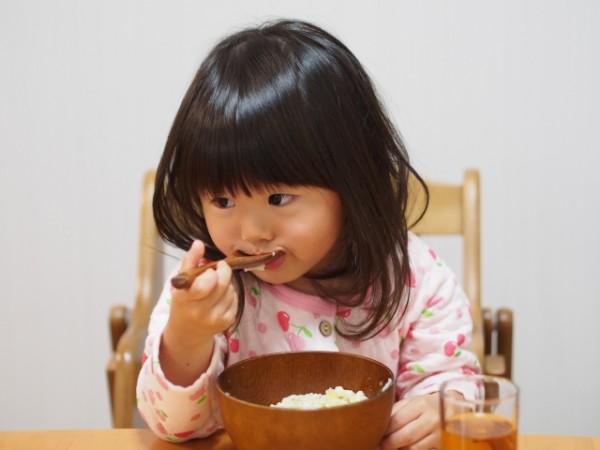 子供が風邪で咳が出るときの食事と食べ物でダメなのはある